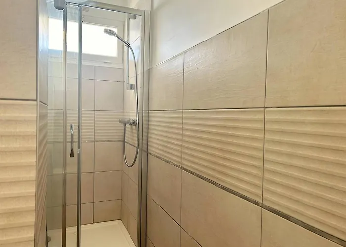 Lv280-g025 2 Couchages Le Lavandou